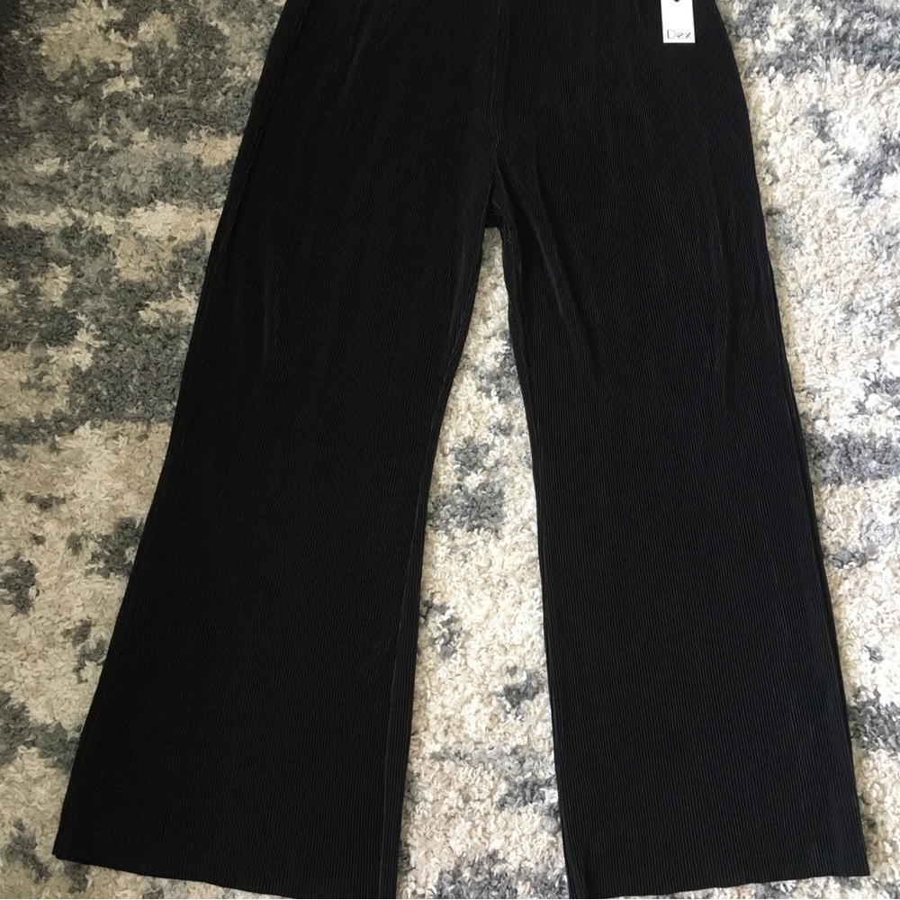 NWT Black Pleated Women's Pants XL - Picture 4 of 6